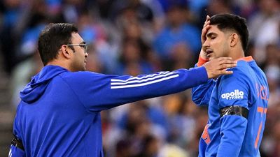 'On what basis has he been appointed the vice-captain?': World Cup winner’s brutal attack on Shubman Gill after India vs Australia 2nd T20I Shubman Gill (R) reacts after being hit by a delivery during the second T20 international cricket match between Australia and India at the Melbourne Cricket Ground (MCG) in Melbourne