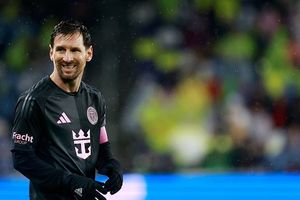 Inter Miami boss Javier Masherano lambasts refereeing as Lionel Messi's side lose to Nashville in MLS playoffs SportsTak