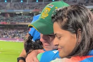 WATCH: Jemimah Rodrigues, Radha Yadav console South Africa all-rounder Marizanne Kapp who suffered heartbreak in final World Cup appearance SportsTak