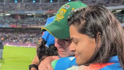 WATCH: Jemimah Rodrigues, Radha Yadav console South Africa all-rounder Marizanne Kapp who suffered heartbreak in final World Cup appearance Jemimah Rodrigues, Marizanne Kapp, Radha Yadav