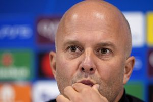 Arne Slot delivers crucial injury updates ahead of Liverpool’s clash with Chelsea SportsTak