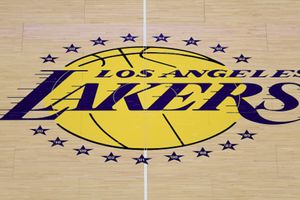 Los Angeles Lakers eye red-hot center as potential trade target ahead of NBA deadline SportsTak