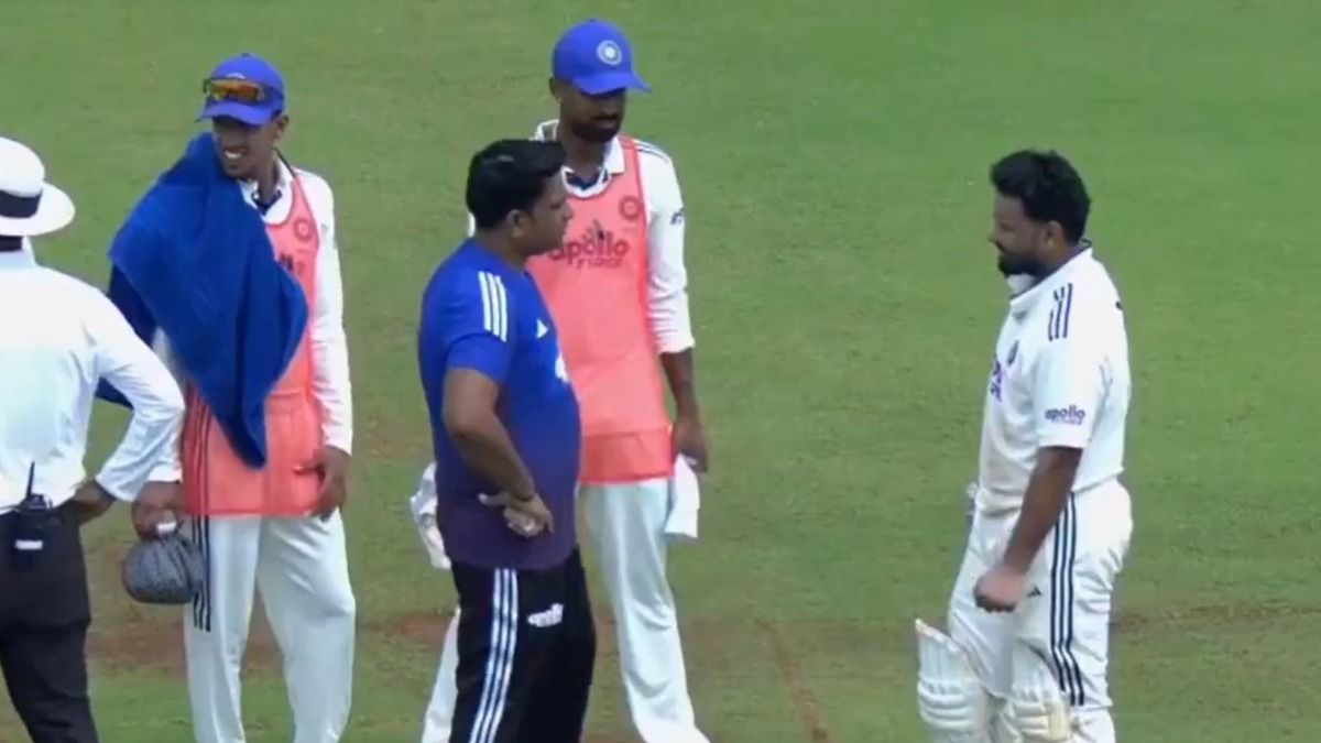Rishabh Pant along with team physio Rishabh Pant along with team physio