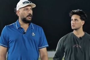 'Ye mar jayega, pit jayega...': Yuvraj Singh reveals Abhishek Sharma's biggest secret after India's 2-1 win against Australia in T20I series, Watch VIDEO SportsTak