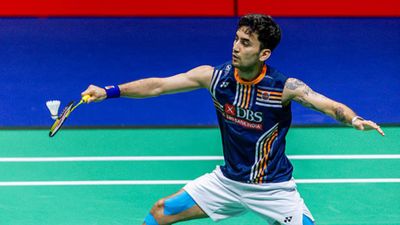 Japan Masters: Lakshya Sen through to quarter-finals with dominant win over Singapore shuttler, HS Prannoy crashes out SportsTak