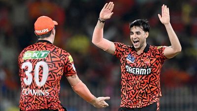 SRH IPL 2026 retention: Know Sunrisers Hyderabad's full list of retained and released players ahead of mini auction Sunrisers Hyderabad's Abhishek Sharma (R) celebrates with captain Pat Cummins in this frame