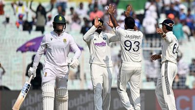 'When you face a quality bowling attack...": South Africa coach explains reason behind the team's batting failure vs India SportsTak