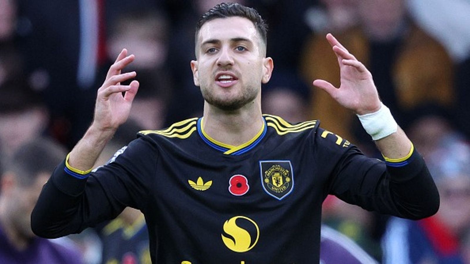 Manchester United to replace Diogo Dalot with this Portuguese teenager, his name is... Manchester United to replace Diogo Dalot with this Portuguese teenager, his name is...