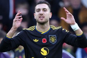 Manchester United to replace Diogo Dalot with this Portuguese teenager, his name is... SportsTak