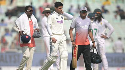 'He is currently under observation in the hospital': BCCI gives major update on captain Shubman Gill on Day 3 of Kolkata Test Shubman Gill