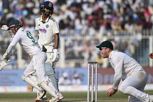Gill-less India choked by South Africa, fail to chase down 124 on testing Eden Gardens track SportsTak