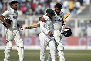 'Thankfully he has...': SA head coach's epic reply to Jasprit Bumrah's 'bauna' remark for Temba Bavuma after beating India in 1st Test SportsTak