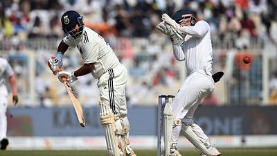 'The player is not to blame at all, it can only put down to...': Kevin Pietersen decodes real reason behind India's 30-run loss to SA in 1st Test India's Rishabh Pant (L) in action in this frame