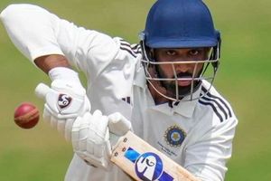 Ranji Trophy: Karnataka star's run spree continues, cracks second double ton of the season after being retained by SRH SportsTak