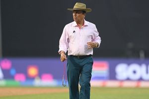 'One of Ben Stokes' has-beens has got vocal about the pitch': Sunil Gavaskar defends Eden Gardens curator, wants batters to learn from Temba Bavuma SportsTak