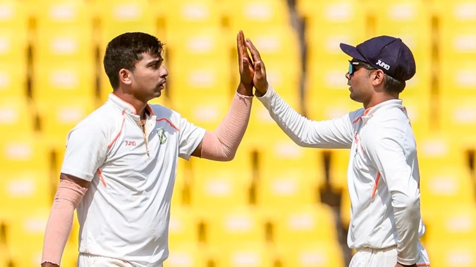 Ranji Trophy 2025-26: Darshan Nalkande's fiery spell puts Vidarbha on brink as Baroda collapse in tough run chase Ranji Trophy 2025-26: Darshan Nalkande's fiery spell puts Vidarbha on brink as Baroda collapse in tough run chase