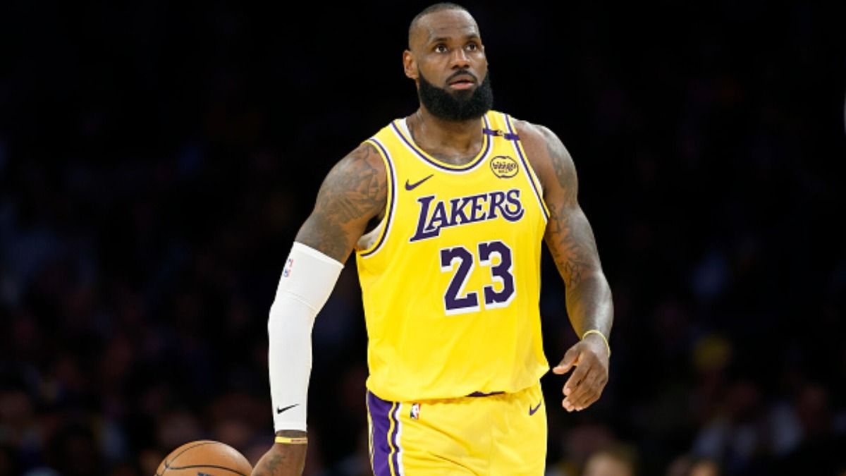 Is LeBron James making season debut tonight at Lakers vs Jazz NBA 2025-26 game?