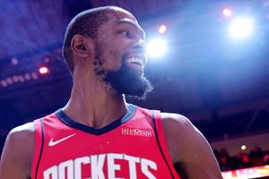 ‘Sorry MJ…’: Watch young fan girl makes Kevin Durant’s day, video goes viral SportsTak