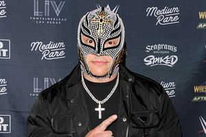 Rey Mysterio poised for huge championship fight outside WWE SportsTak