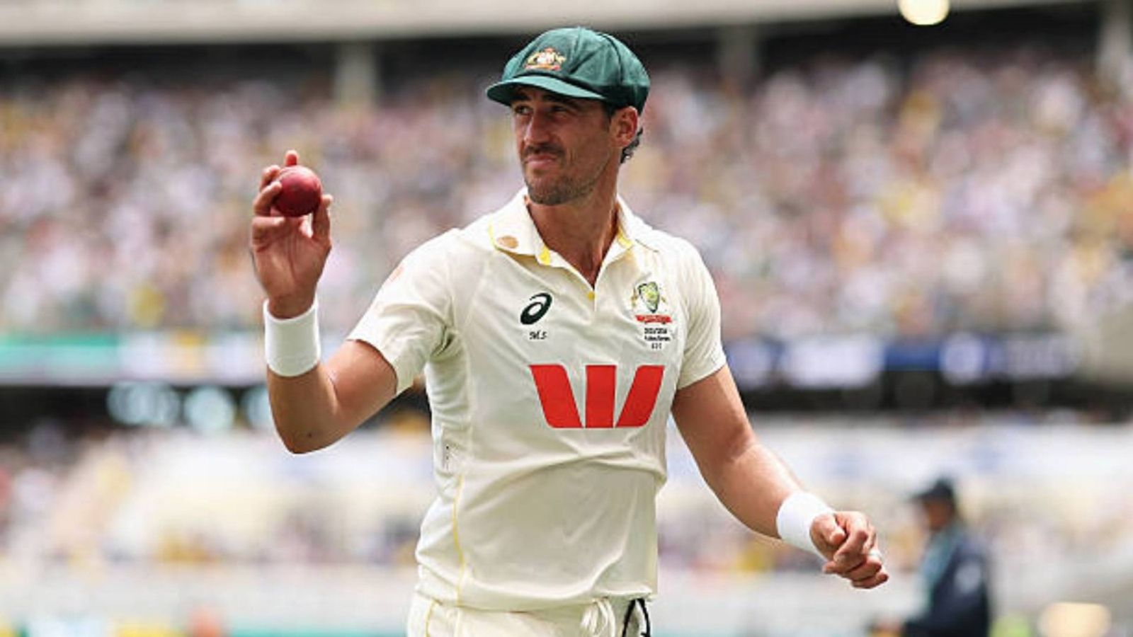 The Ashes: Mitchell Starc records career-best figures as Australia bundle out England for 172 The Ashes: Mitchell Starc records career-best figures as Australia bundle out England for 172