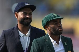 'He was very eager...': Rishabh Pant gives crucial update on Shubman Gill's injury during second Test vs South Africa SportsTak