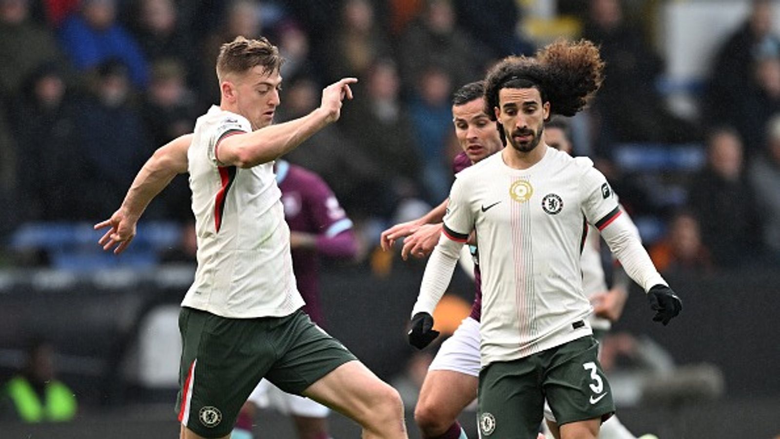 Despite Chelsea's 2-0 win over Burnley, Michael Owen calls THIS player 'selfish' Despite Chelsea's 2-0 win over Burnley, Michael Owen calls THIS player 'selfish'