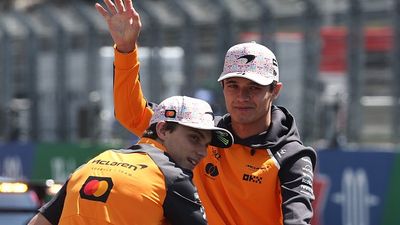 Former F1 champion shares three-word reaction to Lando Norris and Oscar Piastri's disqualification from Las Vegas GP SportsTak