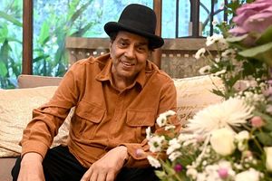 'Dharmendra ji was not just an actor, he was an era...': Cricketing fraternity mourns passing of Bollywood legend SportsTak