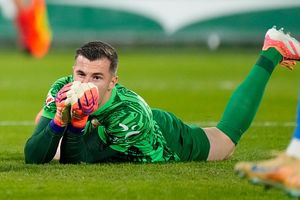 Barcelona loanee goalkeeper calls out foul in buildup to Real Madrid's late equaliser vs Elche SportsTak