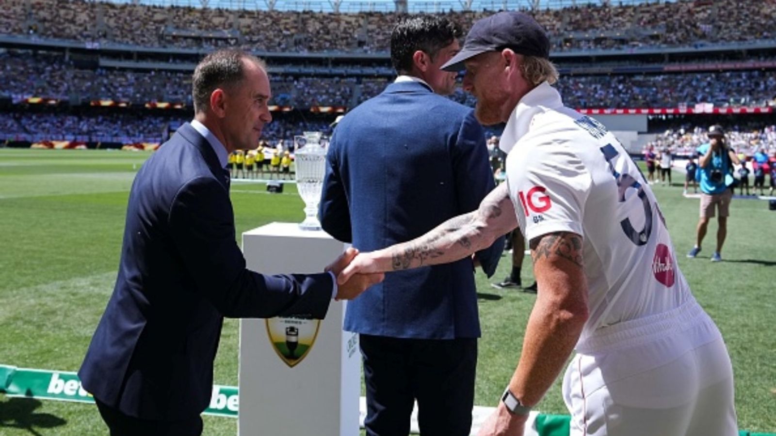 'In last 24 hours I've heard 3 stories of heartbroken kids': Justin Langer slams Bazballing England for not taking Perth Test to Day 3 England's Ben Stokes (right) shakes hands with Former Australia player and head coach Justin Langer (left) on day one of the first Test of the Ashes 2025 at the Optus Stadium in Perth, Australia.