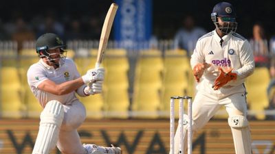 South Africa challenge India to break all-time Test record for highest successful run chase, set a mammoth target of 549 in Guwahati Tristan Stubbs, Rishabh Pant