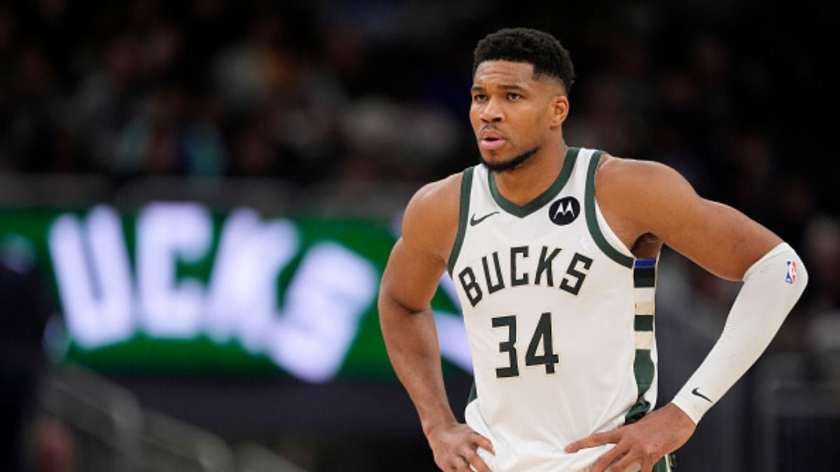 Is Giannis Antetokounmpo playing against Heat? Latest on Bucks star’s injury 