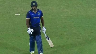 Syed Mushtaq Ali Trophy: Sanju Samson flops as Kerala suffer disappointing 32-run defeat to Railways SportsTak