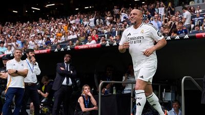 Not Paolo Maldini or Ashley Cole, Real Madrid icon Roberto Carlos hails THIS player as best left-back ever SportsTak