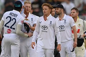 Big blow to England, star pacer set to be ruled out of 2nd Ashes Test against Australia SportsTak