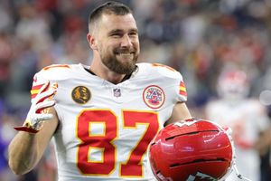 Travis Kelce achieves another milestone amid Kansas City Chiefs lackluster season SportsTak