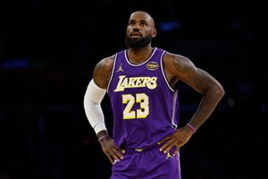 Watch: When LeBron made THIS Celtics star cry over autograph rejection; ‘That’s why you dunked on me’ SportsTak