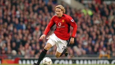 Rio Ferdinad says Van Nistelrooy's untouchable status left Diego Forlan struggle at Manchester United SportsTak