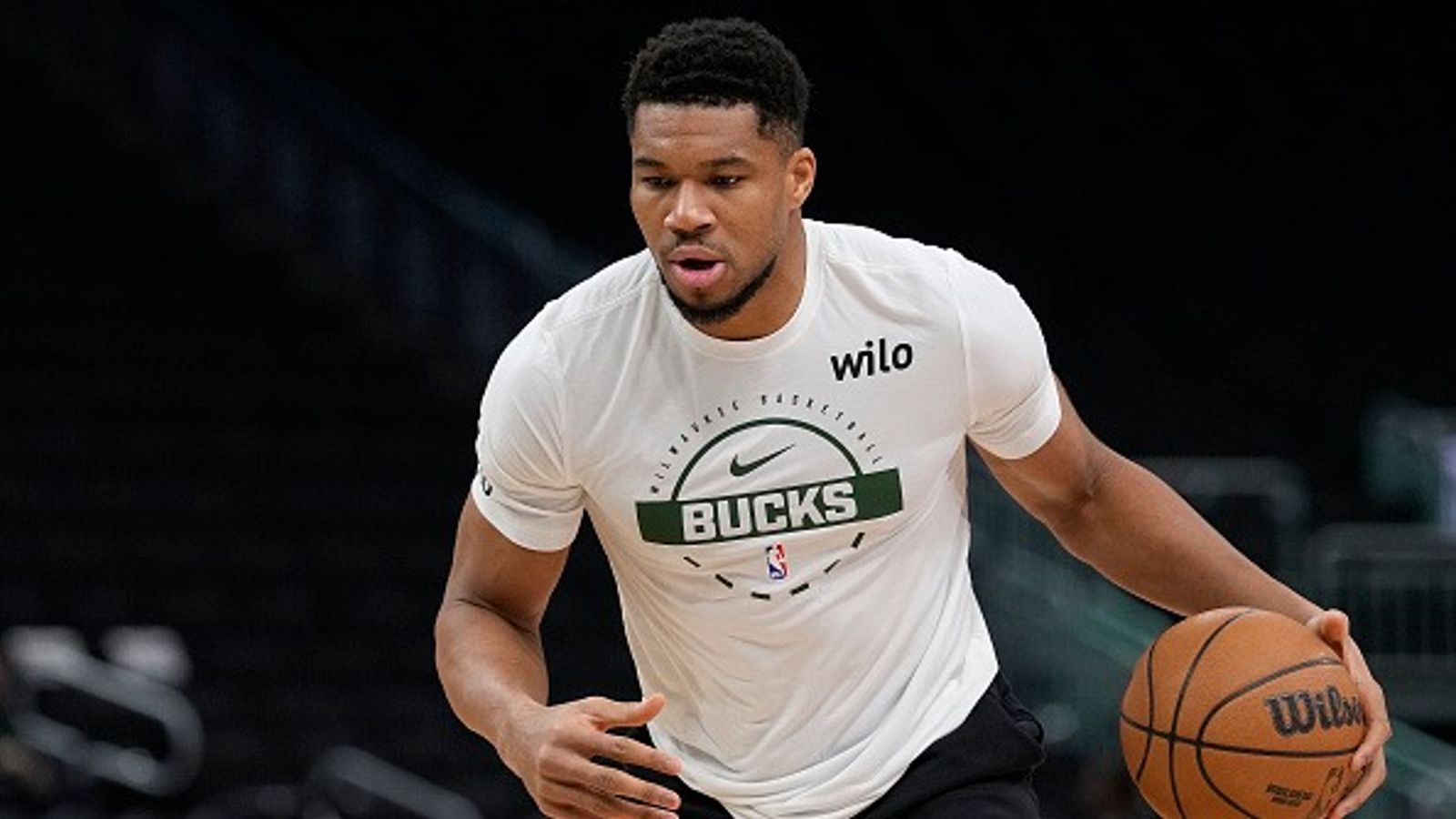 Giannis wipes Bucks from his social media, igniting frenzy over potential blockbuster move Giannis wipes Bucks from his social media, igniting frenzy over potential blockbuster move