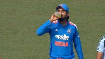 IND vs SA 2nd ODI Playing XIs: KL Rahul loses toss again, South Africa make 3 changes as Temba Bavuma returns after Ranchi defeat KL Rahul