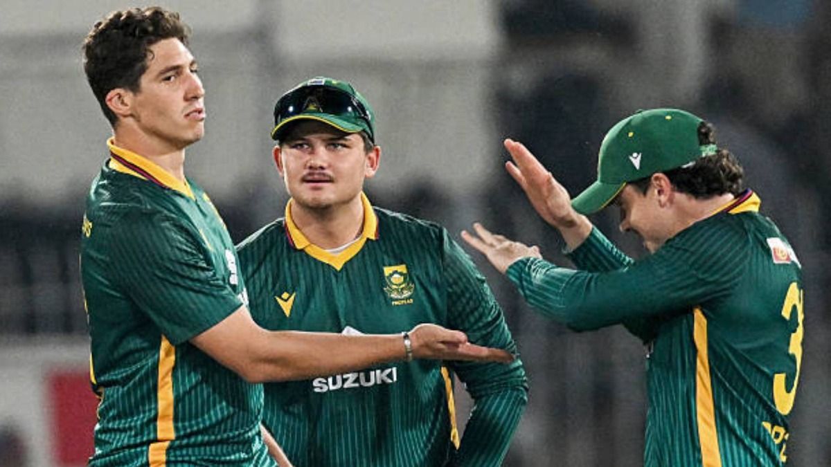 outh Africa's Nandre Burger (L) celebrates with captain Matthew Breetzke (R) after taking the wicket of Pakistan's Fakhar Zaman during the third and final one-day international (ODI) cricket match between Pakistan and South Africa