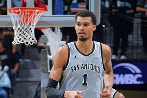 Victor Wembanyama injury report: Spurs coach issues warning to Lakers as French star's wants early return SportsTak