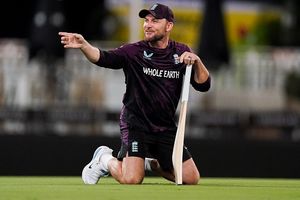 'We'll have a beer tonight': Clueless Brendon McCullum after England's mauling in 2nd Ashes Test against Australia SportsTak