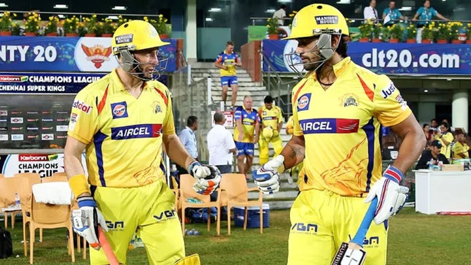 'I told selectors to drop me after four ducks': Former MS Dhoni's CSK teammate big revelation on his playing days Former CSK batters Michael Hussey (L) and Murali Vijay in frame