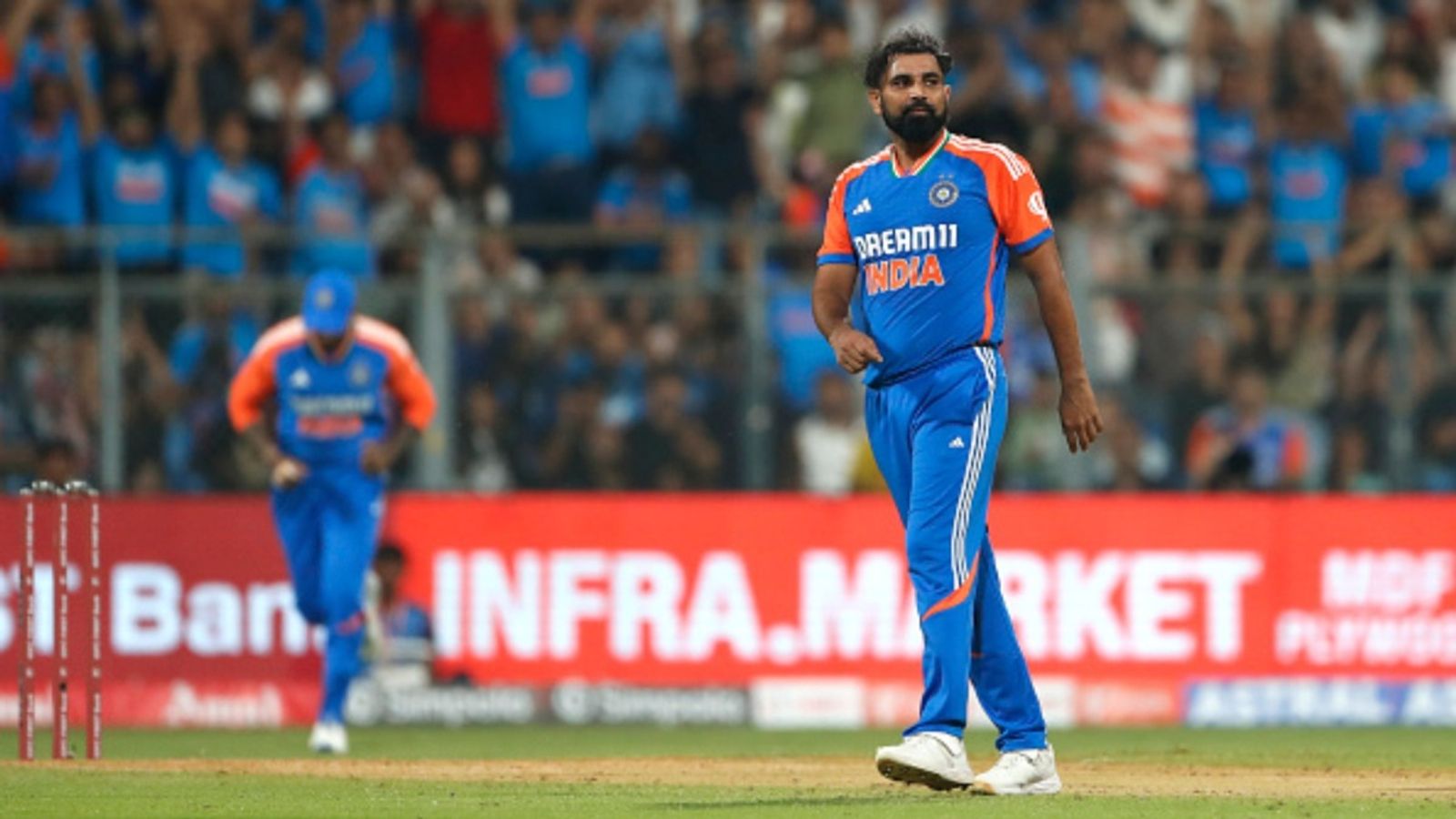 11 wickets in 3 games! Mohammed Shami takes another 4-fer in SMAT 2025 ahead of T20I series vs South Africa 11 wickets in 3 games! Mohammed Shami takes another 4-fer in SMAT 2025 ahead of T20I series vs South Africa