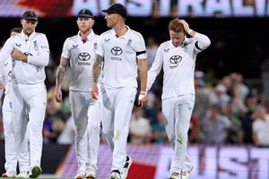 'Thought this was going to be close...': Australia great blasts England for 'deflating' performance in first 2 Ashes Tests SportsTak