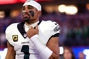 Radio host Tom Kelly blames Jalen Hurts for Eagles’ offensive collapse after Chargers loss SportsTak