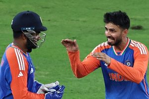 IND vs SA: Ex-India star explains Sanju Samson's omission from Suryakumar Yadav-led side's playing XI for 1st T20I vs South Africa SportsTak