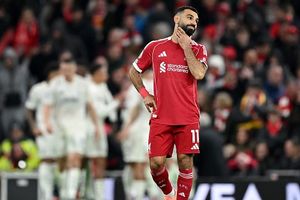 Jamie Carragher backtracks, delivers on-air apology to Mohamed Salah SportsTak