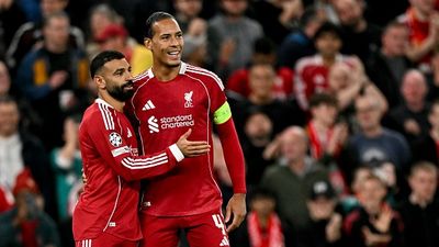 Steven Gerard requests Liverpool star to intervene and sort issue between Mohamed Salah and Arne Slot, his name is... SportsTak